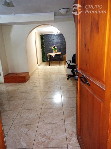 Casa En Venta De 3 Dorm. En Colina