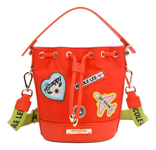 Bolsa De Jareta De Nicole Lee De Nylon Con Parches Ss25 Acabado De Los Herrajes Níquel Color Naranja Correa De Hombro Color Patch Diseño De La Tela Color Patch