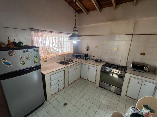 Imponente Casa En Zona Privilegiada Urb Santa Elena, Conjunto Privado Del Este Barquisimeto \\ Mehilyn Perez Tu Asesor De Confianza //