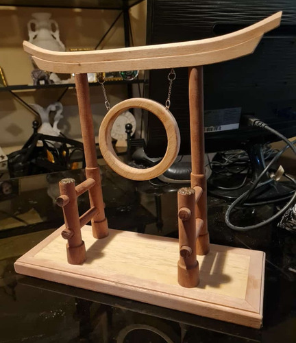 Adorno De Puerta Torii Japonesa Hecha De Madera Torneada Marrón Claro