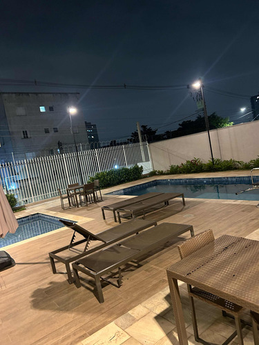 Apartamento 2 Quartos 1 Banheiro E Varanda