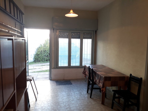 Imagen 3 de 19 de Tipo Casa 2 Amb. Buen Estado. Casa/chalet Sola En Lote | Santa Teresita