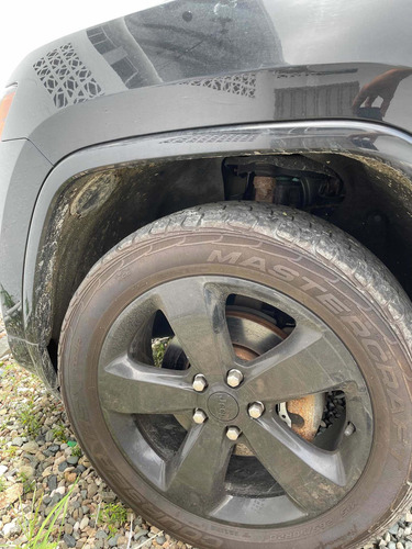 Imagen 6 de 13 de Jeep Grand Cherokee Limited Americano