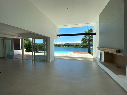 Imagen 3 de 26 de Venta Casa Al Lago En Los Alisos, Nordelta, Tigre, G.b.a. Zona Norte