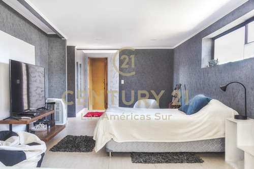 Venta Casa Amplia En Peñalolén 4d 2b 890 M2