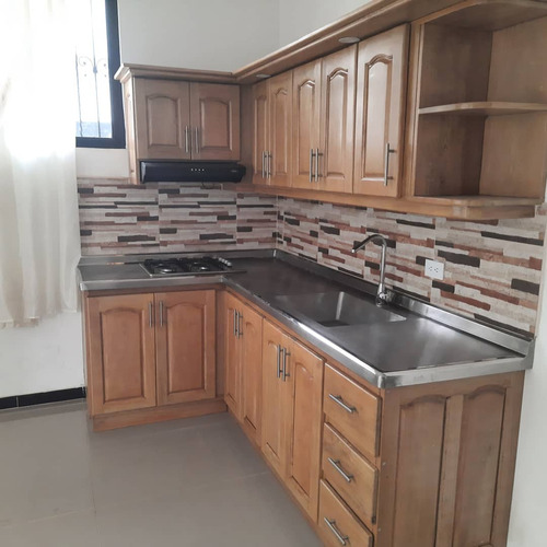 Linda Casa En Primer Piso En Venta En El Barrio Berna - Carmen Vib.