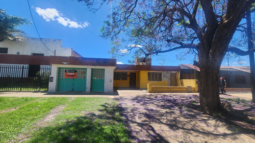 Villa Azalais - Escolastico Magan 1100 - Casa En Venta