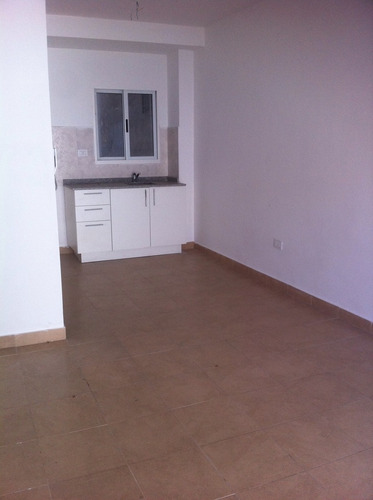 Imagen 3 de 11 de Departamento 1 Ambiente Con Cochera Contrafrente Baño Completo Balcon