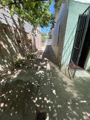 Vendo Casa De Dos Dormitorios Muy Linda Barrio Los Platanos