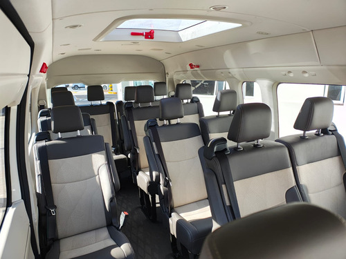 Toyota Hiace 2.8 Tdi Commuter 6at 14a