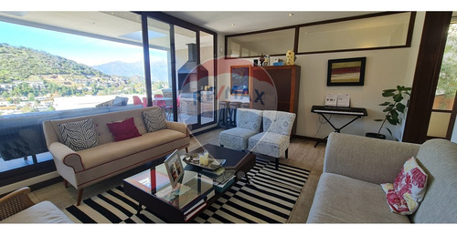 Impecable Casa Mediterránea En Condominio.