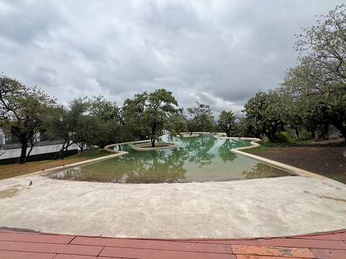Hermoso Lote Terreno Regular Completamente Plano Propio Para Construir La Casa De Tus Sueños Dentro De Fraccionamiento Privado Real De Juriquilla.