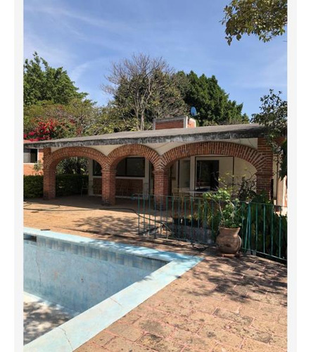 Casa En Venta En Santiago Tepetlapa, Tepoztlán, Morelos