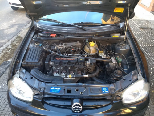 Imagen 4 de 9 de Chevrolet Corsa Classic 1.6