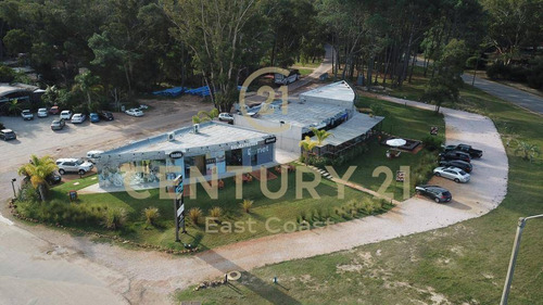 Imagen 10 de 16 de Centro Comercial En Venta En Punta Ballena