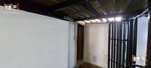 Imagen 21 de 30 de Mk Inmobiliaria Vende Hermoso Local Frente A La Estación Del Metro De Catia / Manuel 04122064254