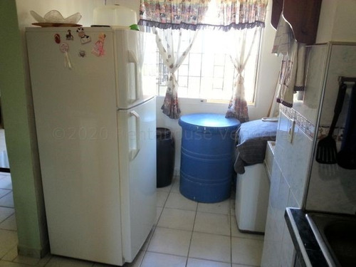 Imagen 20 de 30 de Apartamentos En Venta Las Guacamayas Cabudare 22-3305 @m