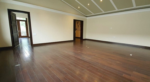 Imagen 23 de 30 de Venta Casa Con Alberca Y Jardín En Bosque Real