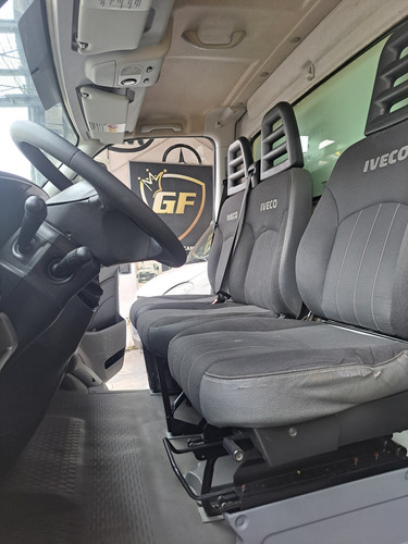 Iveco Daily 35s14 Ano 17 Bau . Unico Dono .