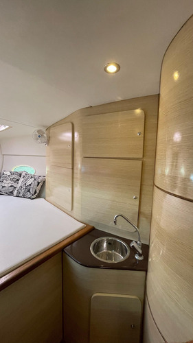 Lancha Real 320 , Impecável, Toda Revisada , Pintura Nova .