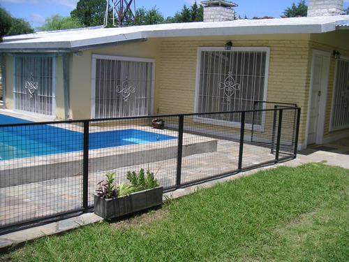 Dueño - Casa Quinta Funes Rosario - Fin De Semana - Semana - Pileta 8x4 Metros Cercada - Hasta Para 12 Personas - Aire Acondicionado Split - Wifi - Tv Cable - Excelente Parque Con Sombra -