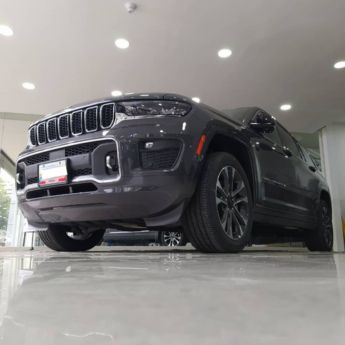 Imagen 3 de 16 de Jeep Grand Cherokee L Overland 4x4 2023