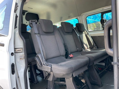 Ford Transit 2.2 Pasajeros Larga Custom Mt