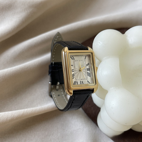Reloj Romecoffee Con Marco Dorado Y Esfera Blanca Nórdica