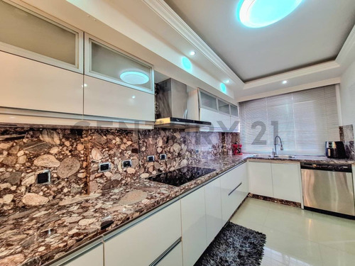 Apartamento Duplex En Venta Lecheria C R Terramar Villas