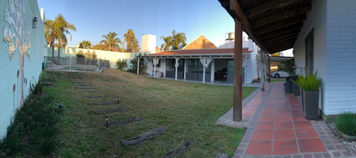 Venta - Casa 3dorm + Depto - Patio Y Pileta