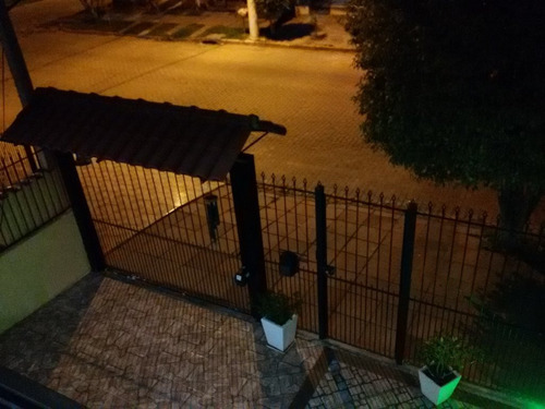 Imagem 10 de 15 de Casa De 3 Dormitórios - 4305