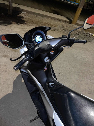 Imagen 4 de 6 de Yamaha Nmax 155