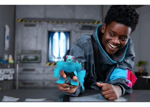 Figura Mr Beast Lab Hypercharged Panther Azul