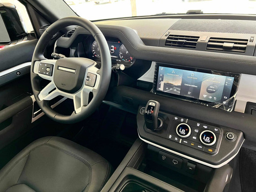 Imagen 16 de 21 de Land Rover Defender New 90 Extrafull