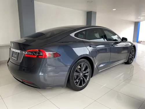 Tesla Model S 75d