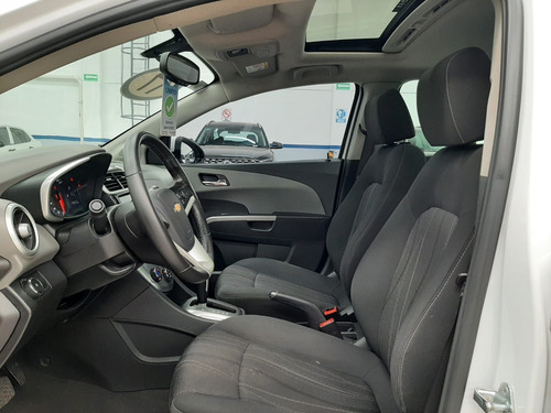 Imagen 11 de 15 de Chevrolet Sonic 2017 1.6 Premier At