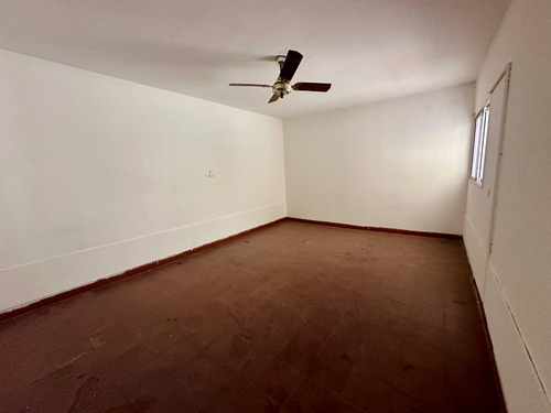Venta Casa De 9 Dormitorios, Cocheras, Terraza Y Proyecto.