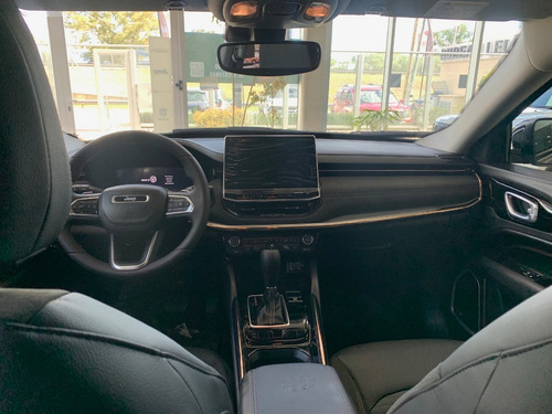 Imagen 7 de 16 de Jeep Commander 4x2 Limited 2023