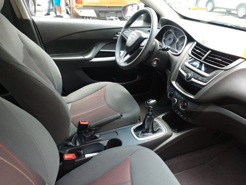 Imagen 4 de 10 de Chevrolet Aveo 2018 1.6 Ls Mt