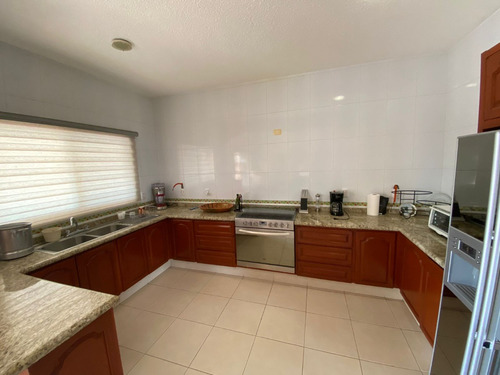 Residencia Lomas De Cocoyoc 5r 5b 4e Alberca Super Jardin