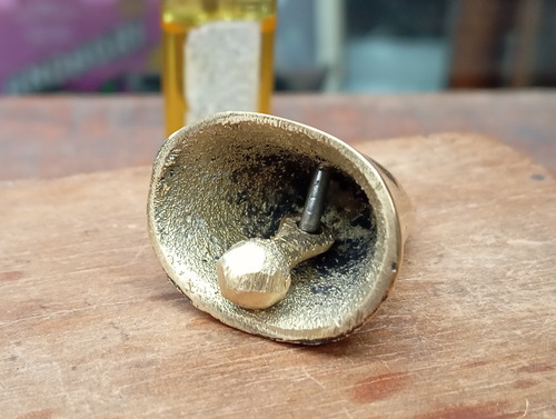 Cencerrito De Bronce Artesanal Para Llavero Ref. 885 Amarillo