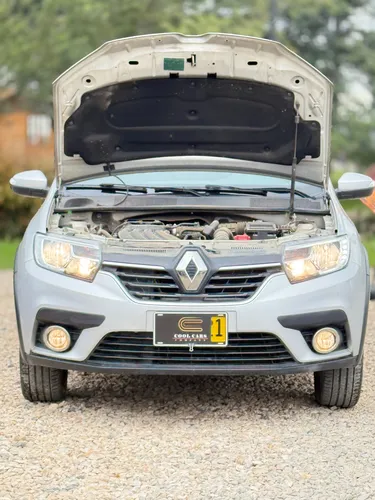 Renault Logan 1.6 Privilege / Intens