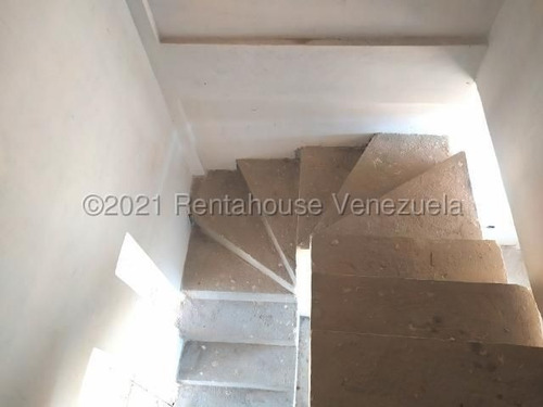 Imagen 18 de 30 de Casas En Venta En Cabudare, Lara. Código Flex: 22-14921 #0424 556 57 59 Monica C.