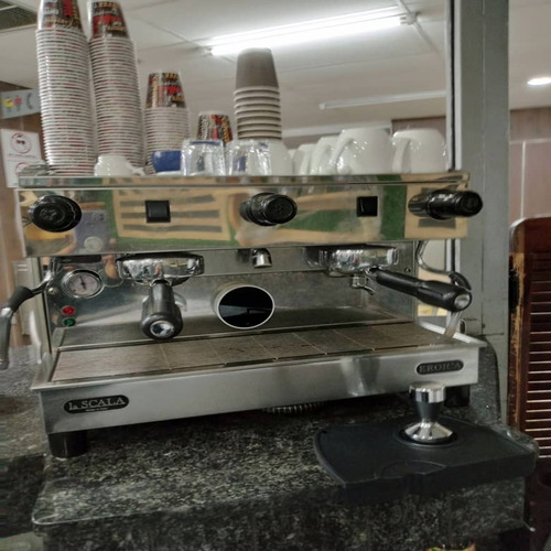 Imagen 6 de 14 de Se Vende / Alquila Local 18m2 Plaza El Venezolano