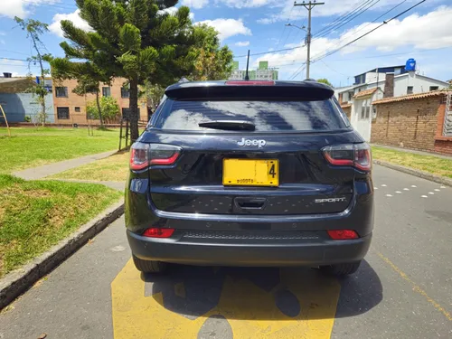Jeep Compass 2.4 Sport 4x2
