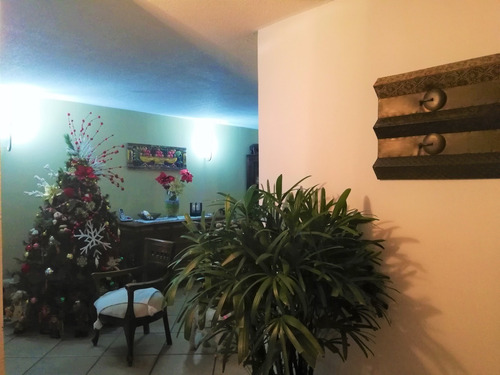 Imagen 4 de 27 de Lujosa E Impecable Casa En El Valorado Conjunto Terrazas Buenaventura I