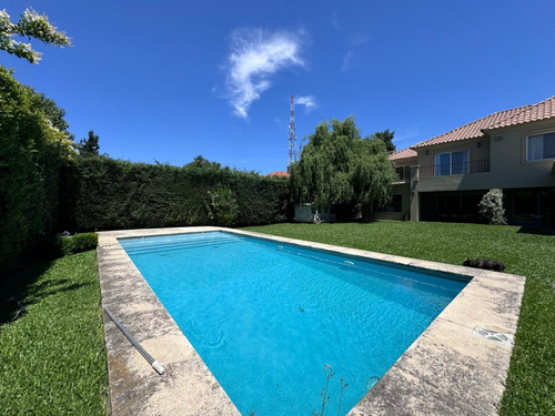 Casa En Venta En Barrio Cerrado Villa Olivos - Venta Particular