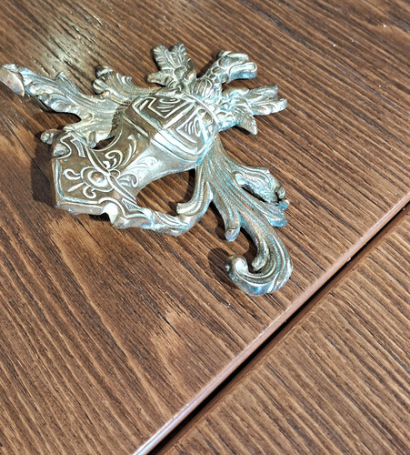 Adorno Ornamento Antiguo. Aguila + Armadura Dorado (Usado)