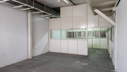 Imagen 2 de 19 de #1636 Galpon De 2.000m2, Boleita Norte