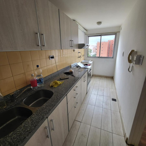 Alquiler Departamento 3 Dormitorios, En Centro De Neuquén Capital
